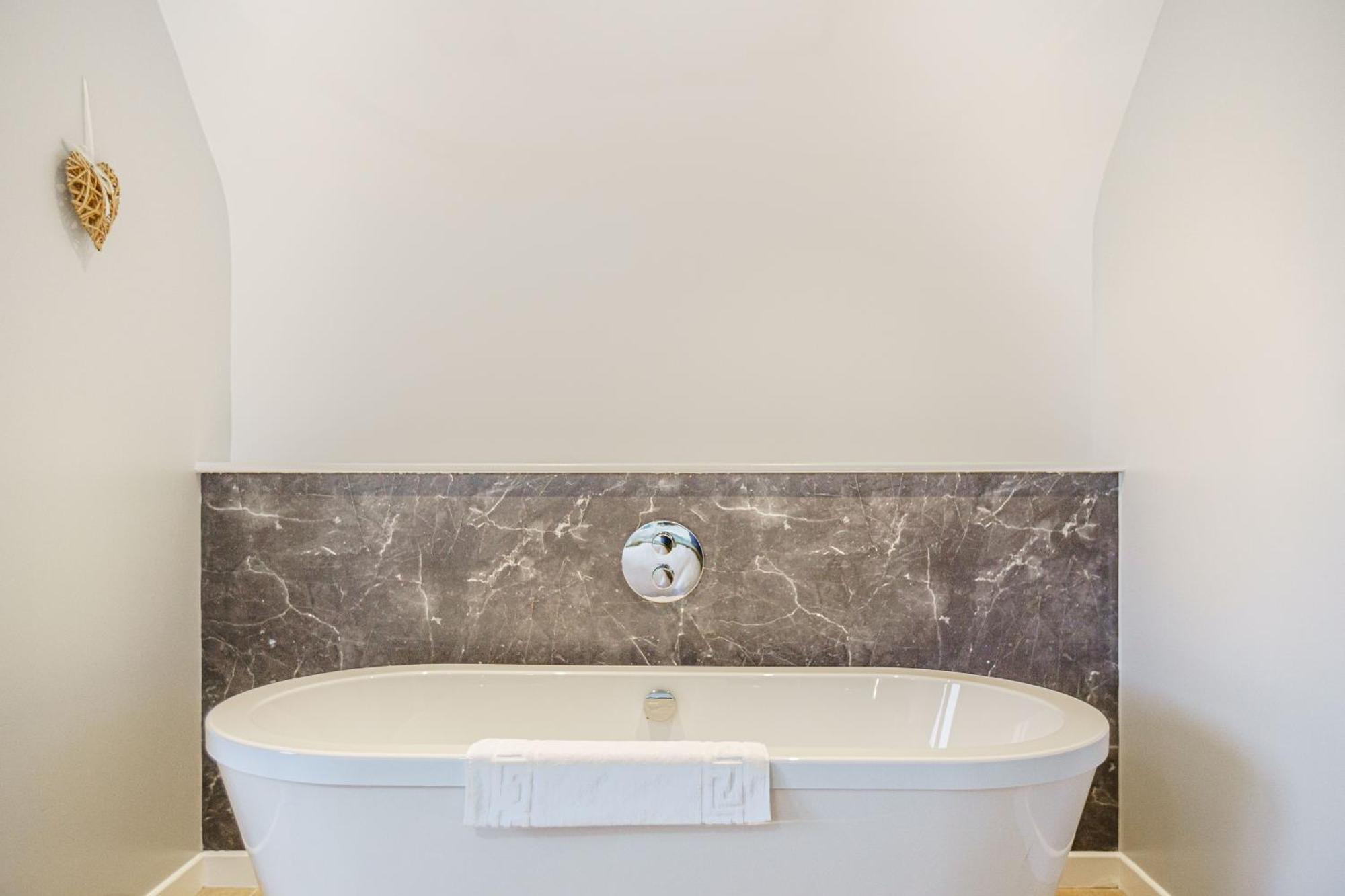 Lord Galloway 35 With Hot Tub Newton Stewart Kültér fotó